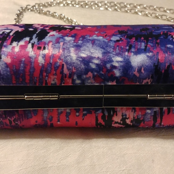 Hard case clutch purse - Picture 3 of 5